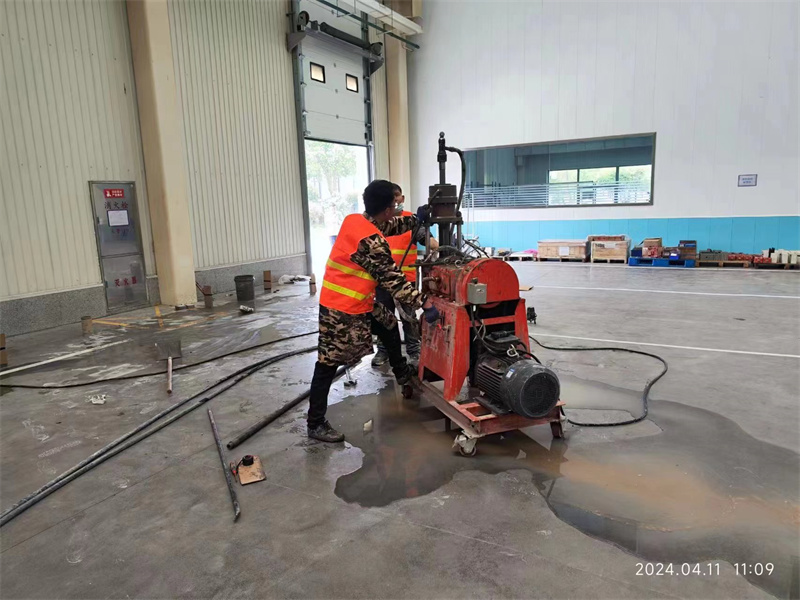 墨江厂房地面下沉塌陷注浆加固施工